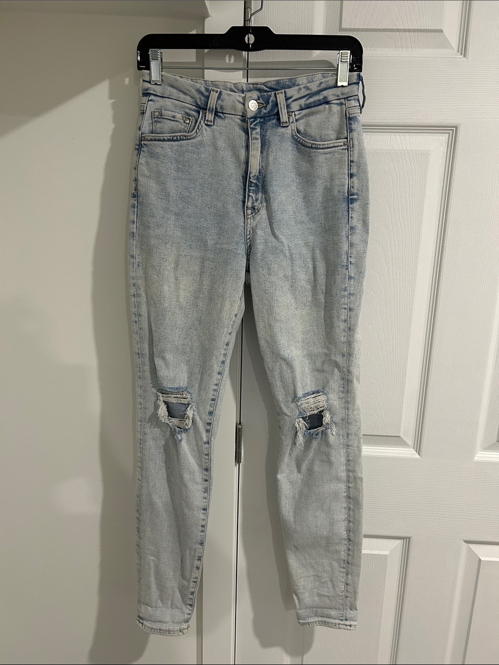 H&M Light Wash Ripped High Waist Ankle Length Super Skinny Women’s Jeans